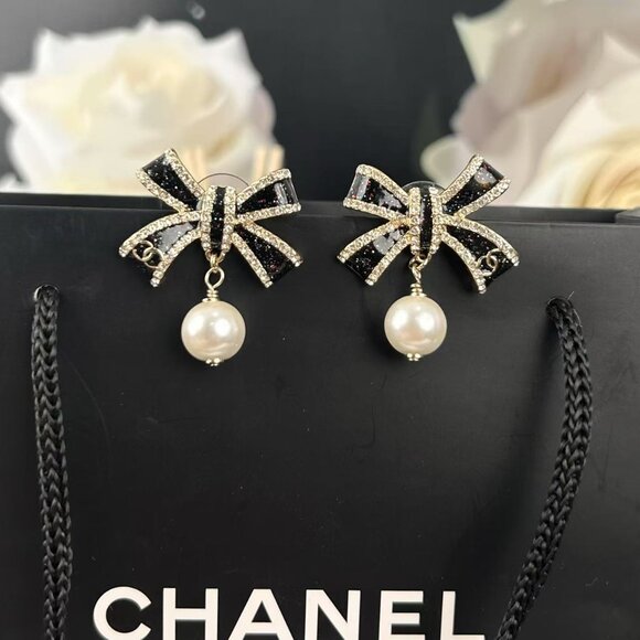 Chanel Earrings - Picture 3 of 4
